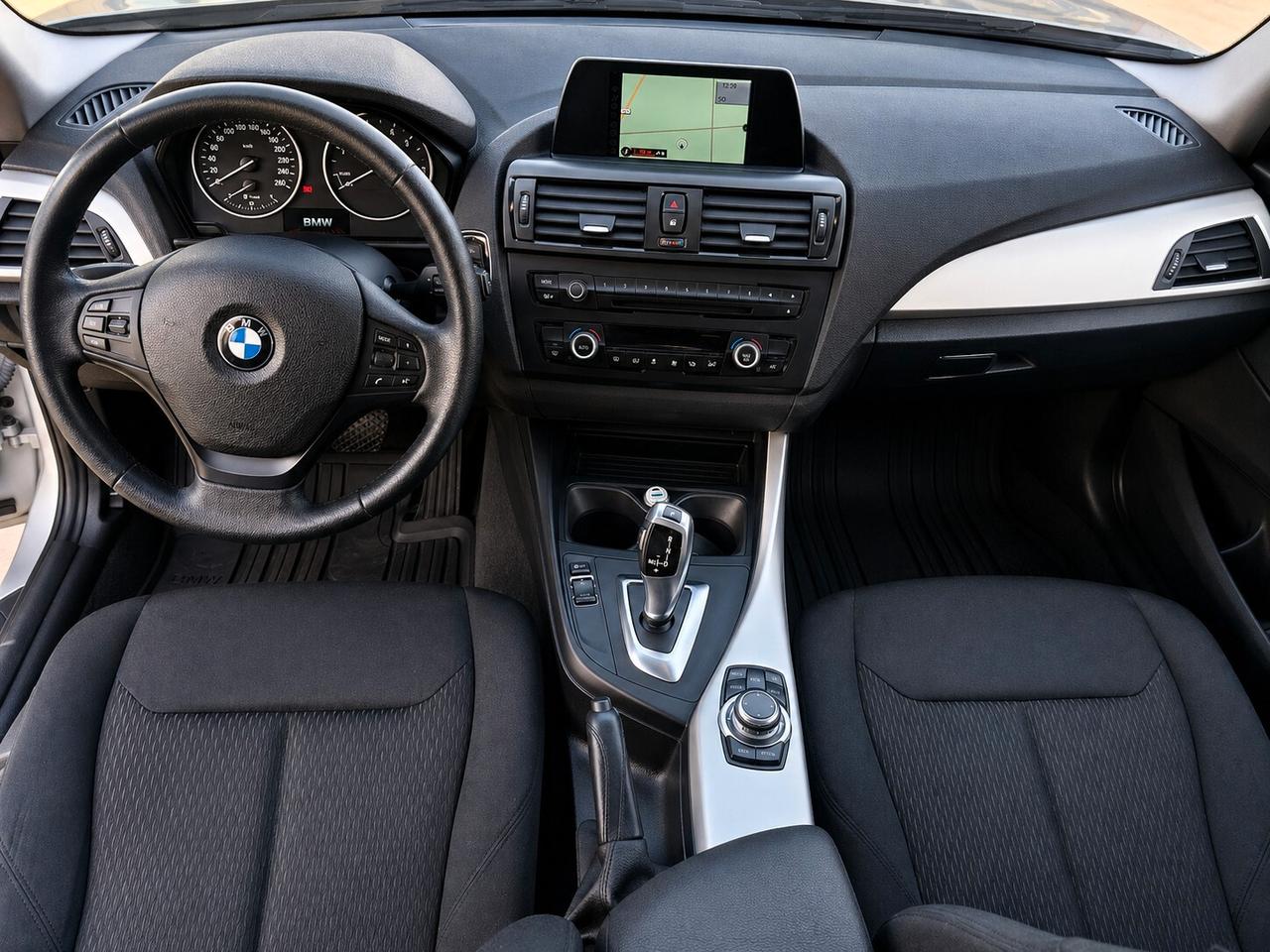 Bmw 118 118d 5p. Urban