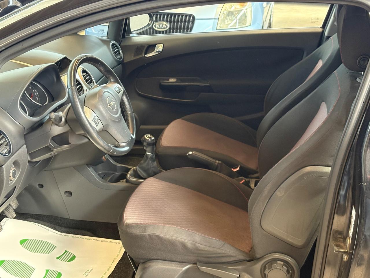 Opel Corsa 1.2 3 porte Sport