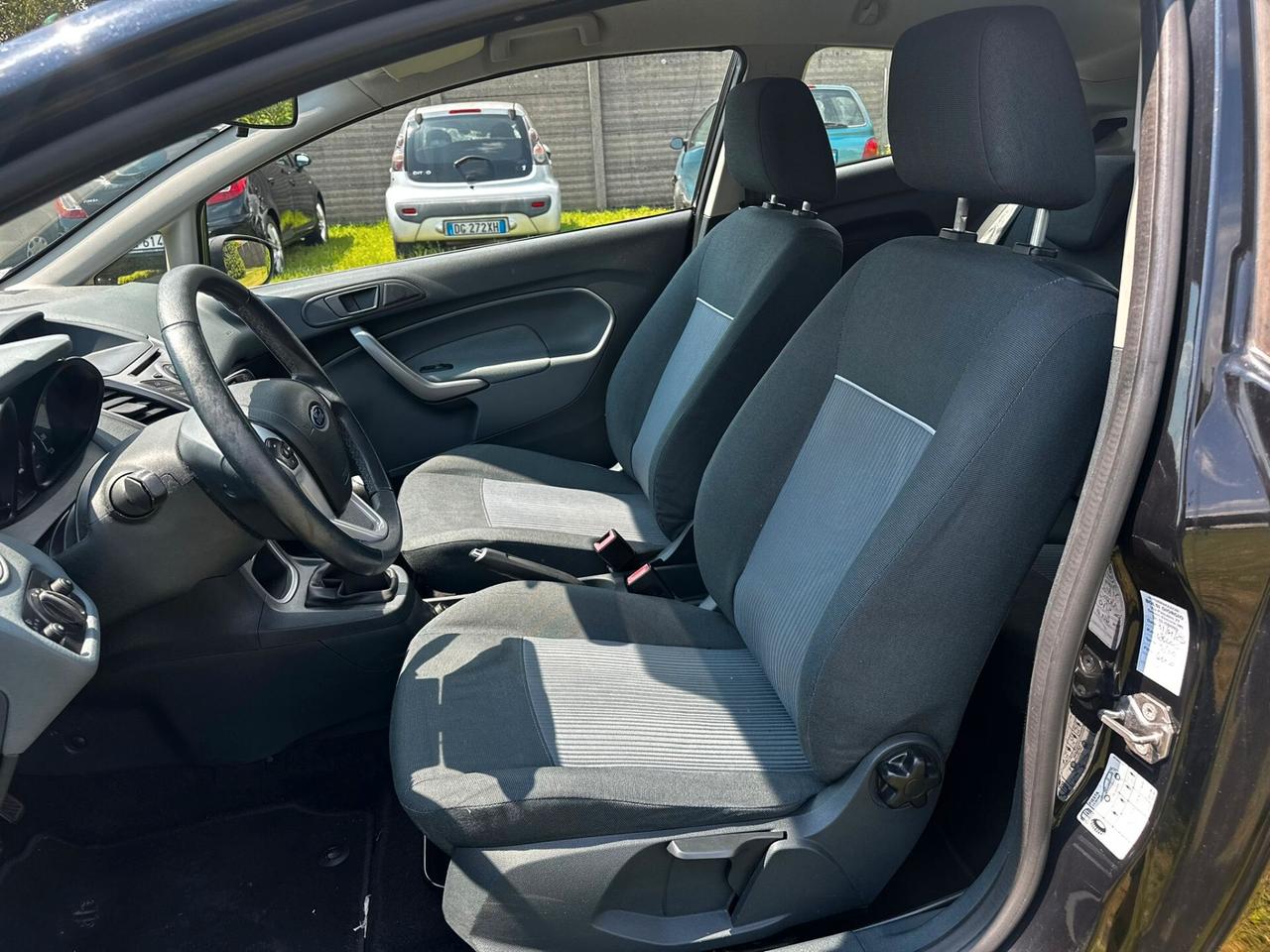 Ford Fiesta 1.4 TDCi 70CV Neopatentati