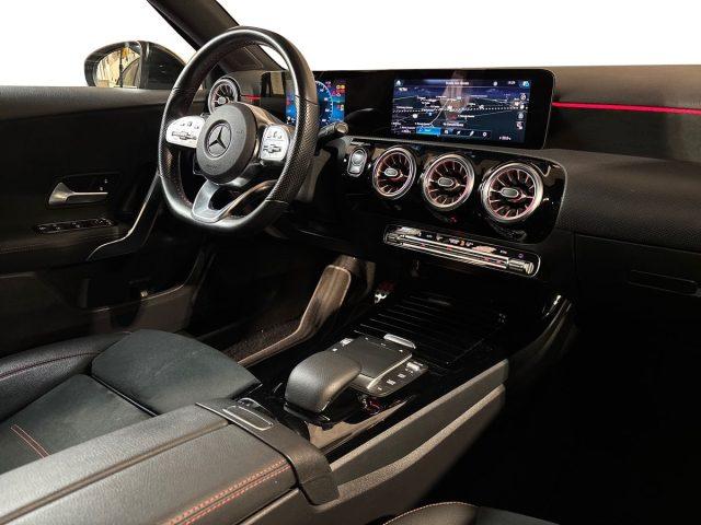 MERCEDES-BENZ A 180 d Automatic Premium