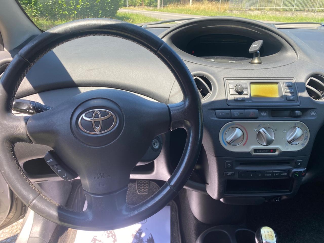 Toyota Yaris 1.0i 16V cat 3 porte Sol Blue