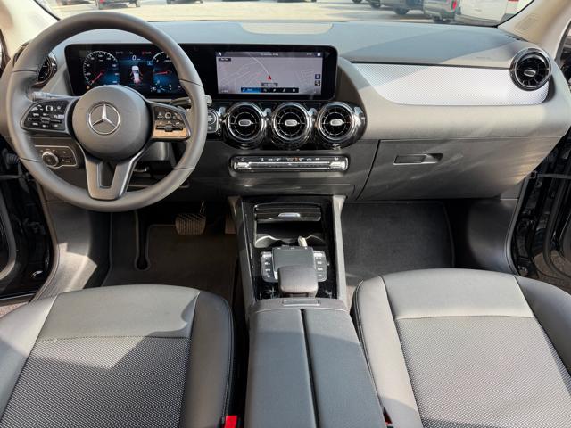 MERCEDES-BENZ GLA 180 d Automatic Business Extra (TETTO)