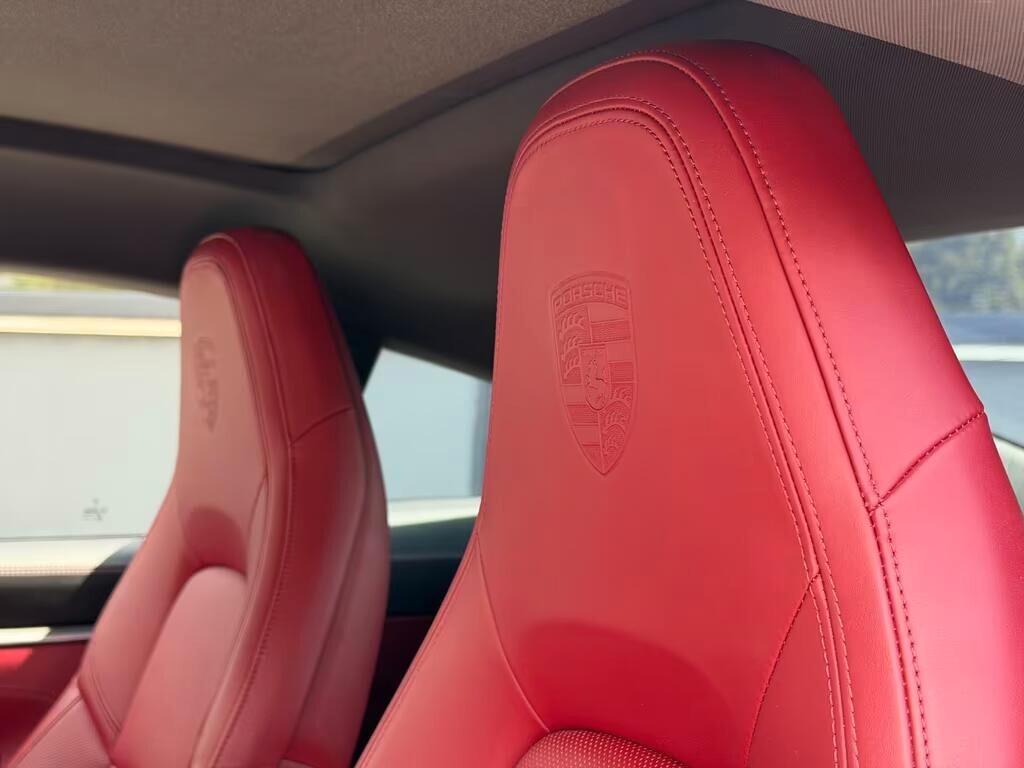 Porsche 911 Carrera 992