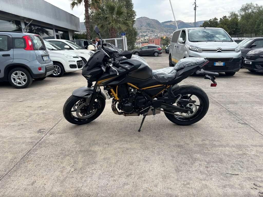 Kawasaki Z 650 S Nuovo pronta consegna Tua a solo 69 Euro al mese