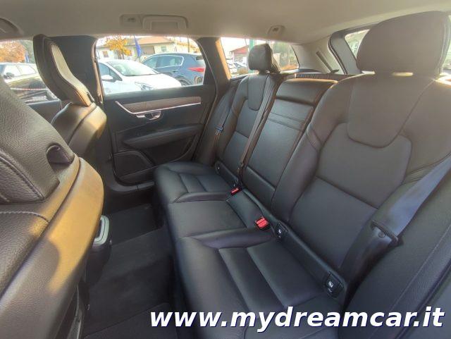 VOLVO V90 Cross Country B4 (d) AWD 197CV Geartronic Business Pro