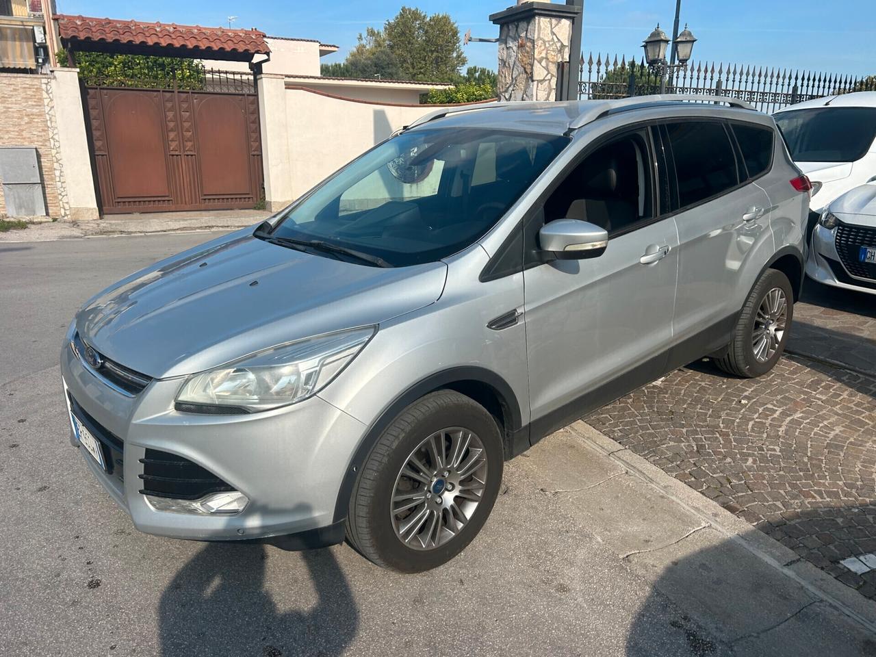 Ford Kuga 2.0 TDCI 140 CV 4WD Powershift Titanium