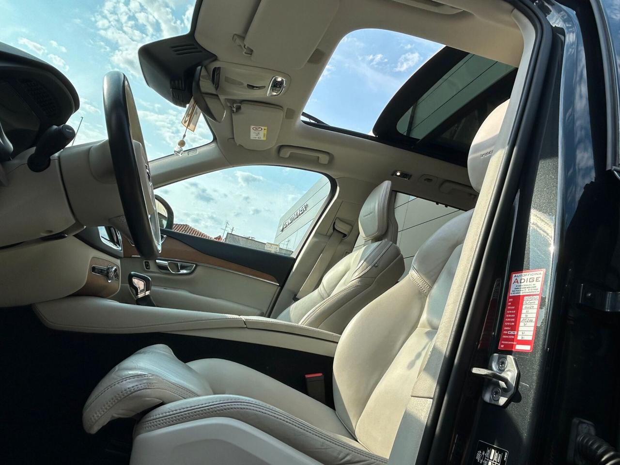 Volvo XC 90 XC90 D5 AWD Geartronic 7 posti Momentum