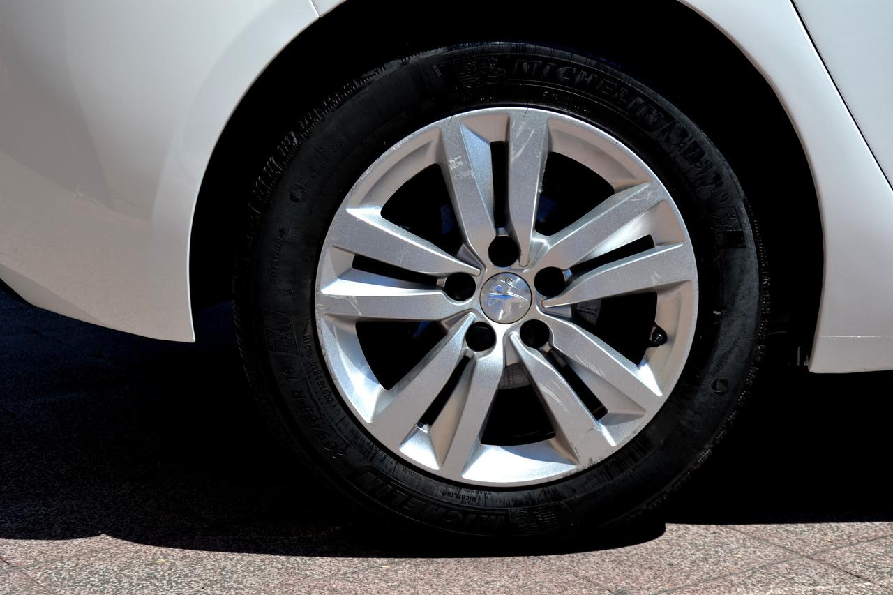 Peugeot 308 1.5 HDi 130CV BUSINESS **PREZZO REALE**UNIPRO'**