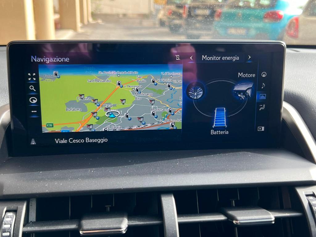 Lexus NX 300h 2.5 Business 4wd cvt