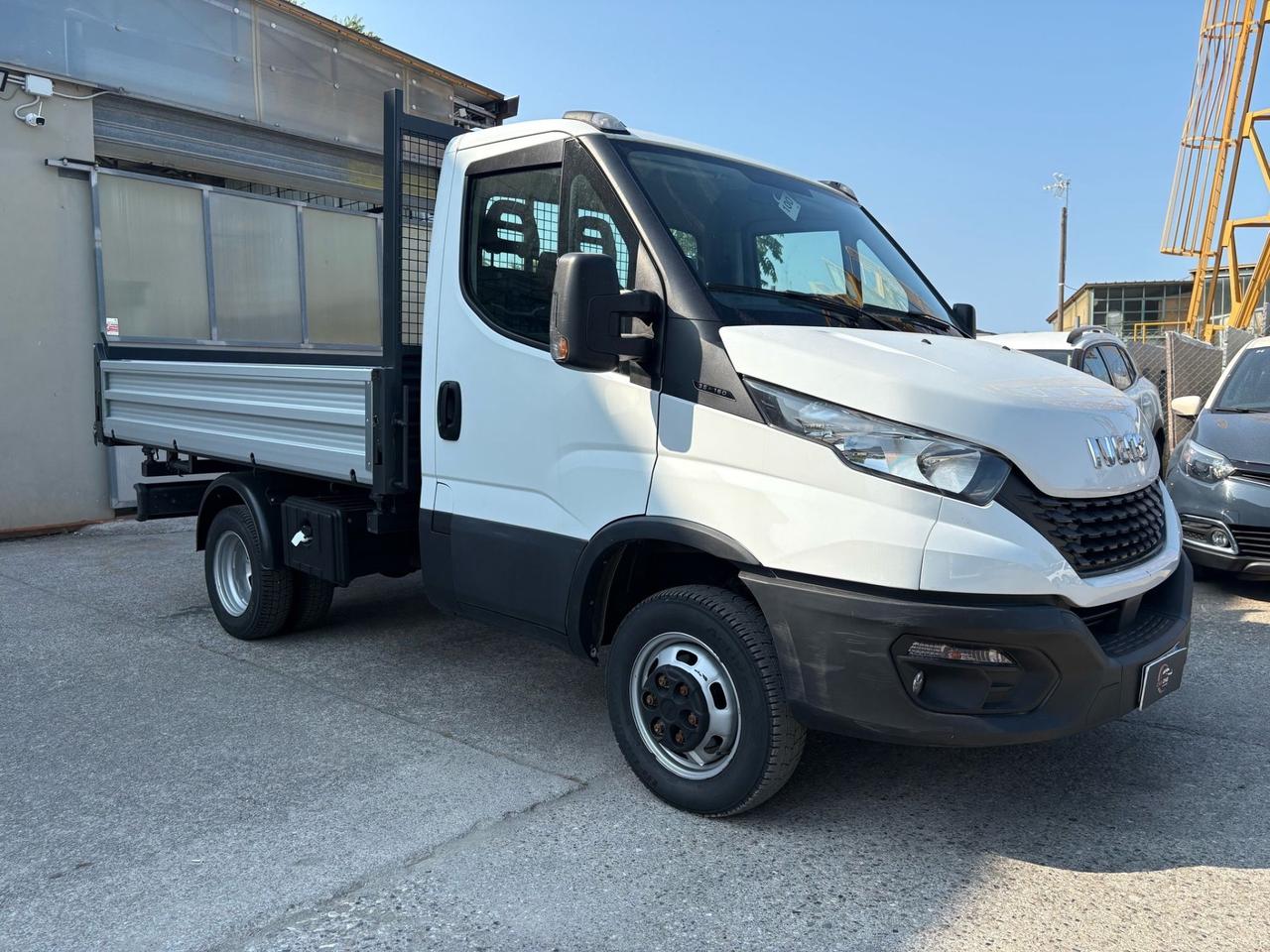 Iveco dayli ribaltabile trilaterale
