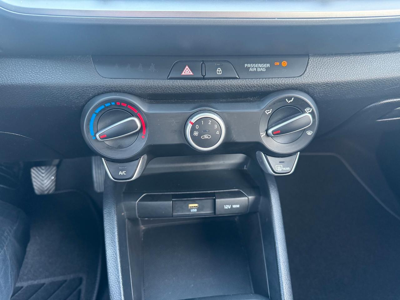 KIA Stonic 1.2cc DPI 84cv Urban