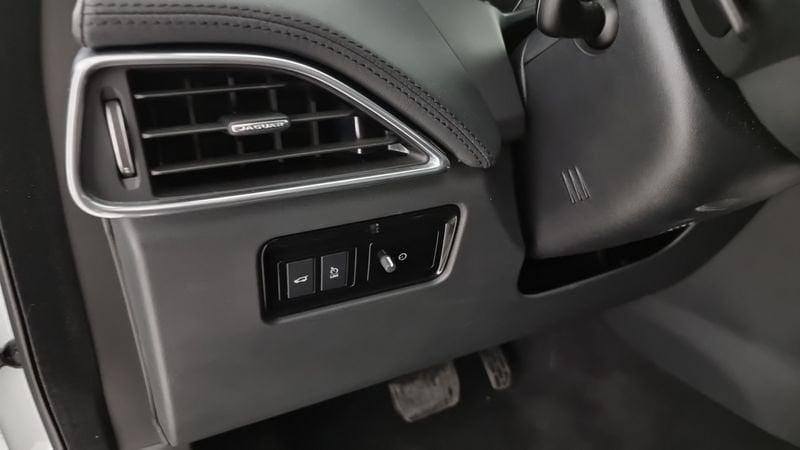 Jaguar F-Pace 2.0 D 180 CV AWD aut. Prestige N1 Autocarro