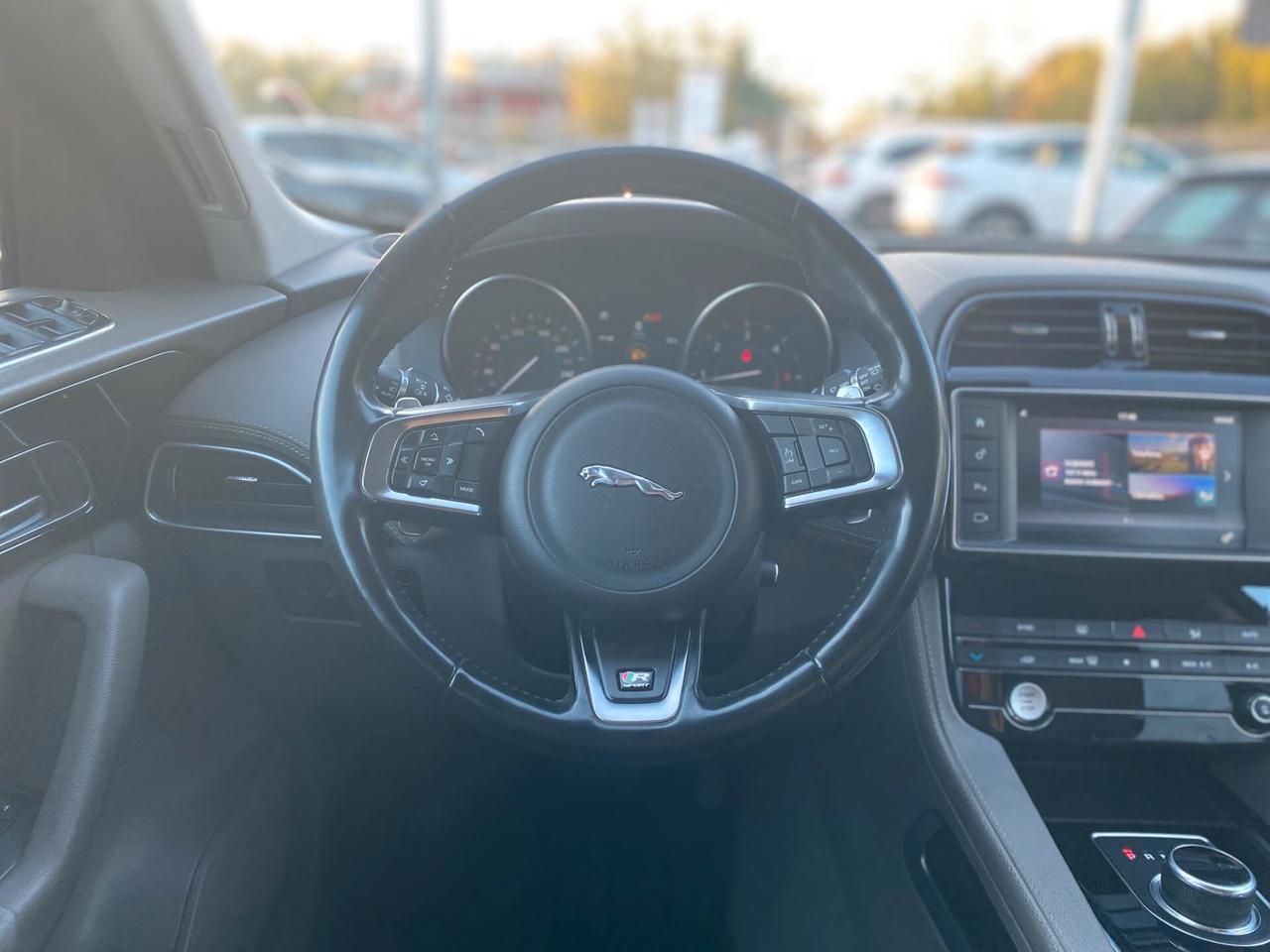 Jaguar F-Pace 2.0 D 180 CV AWD aut. R