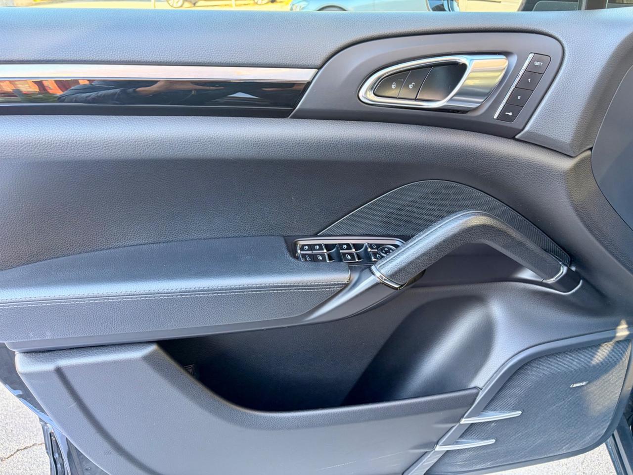 Porsche Cayenne 3.0 Diesel UNICO PROPRIETARIO IVA ESPOSTA