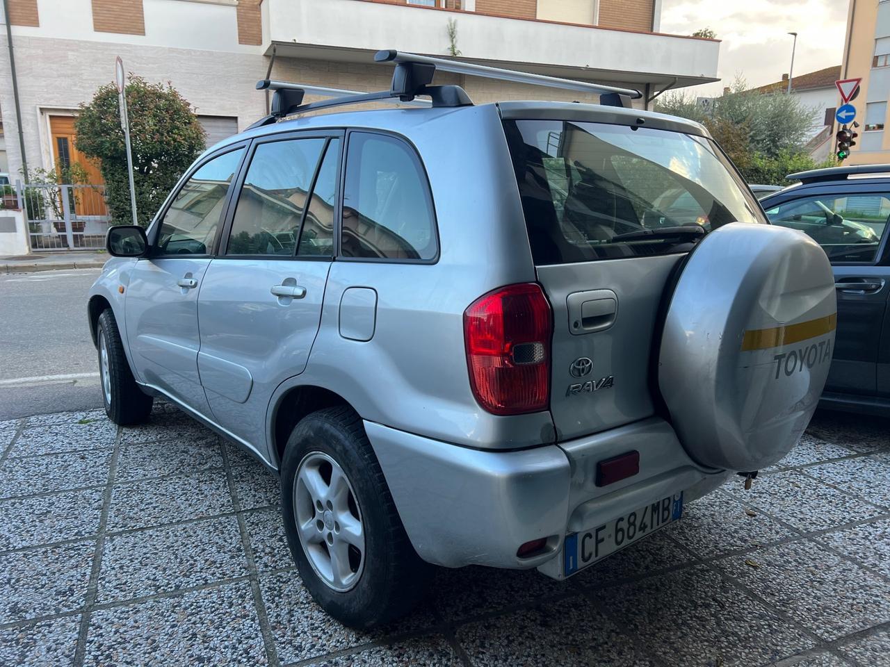 Toyota RAV4 2.0 Tdi D-4D cat 5 porte Sol