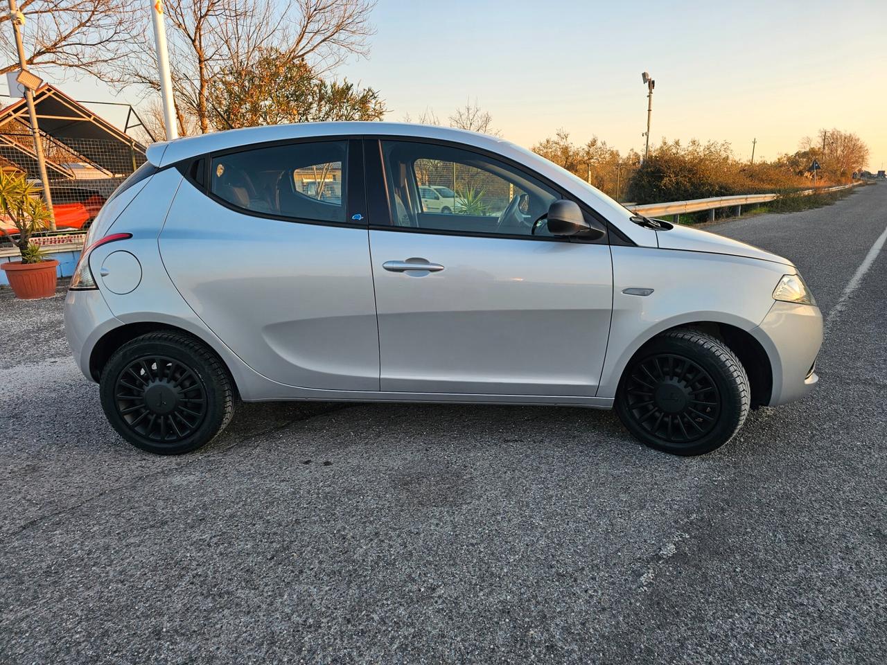 Lancia Ypsilon 1.2 69 CV 5 porte GPL Ecochic Elefantino Blu