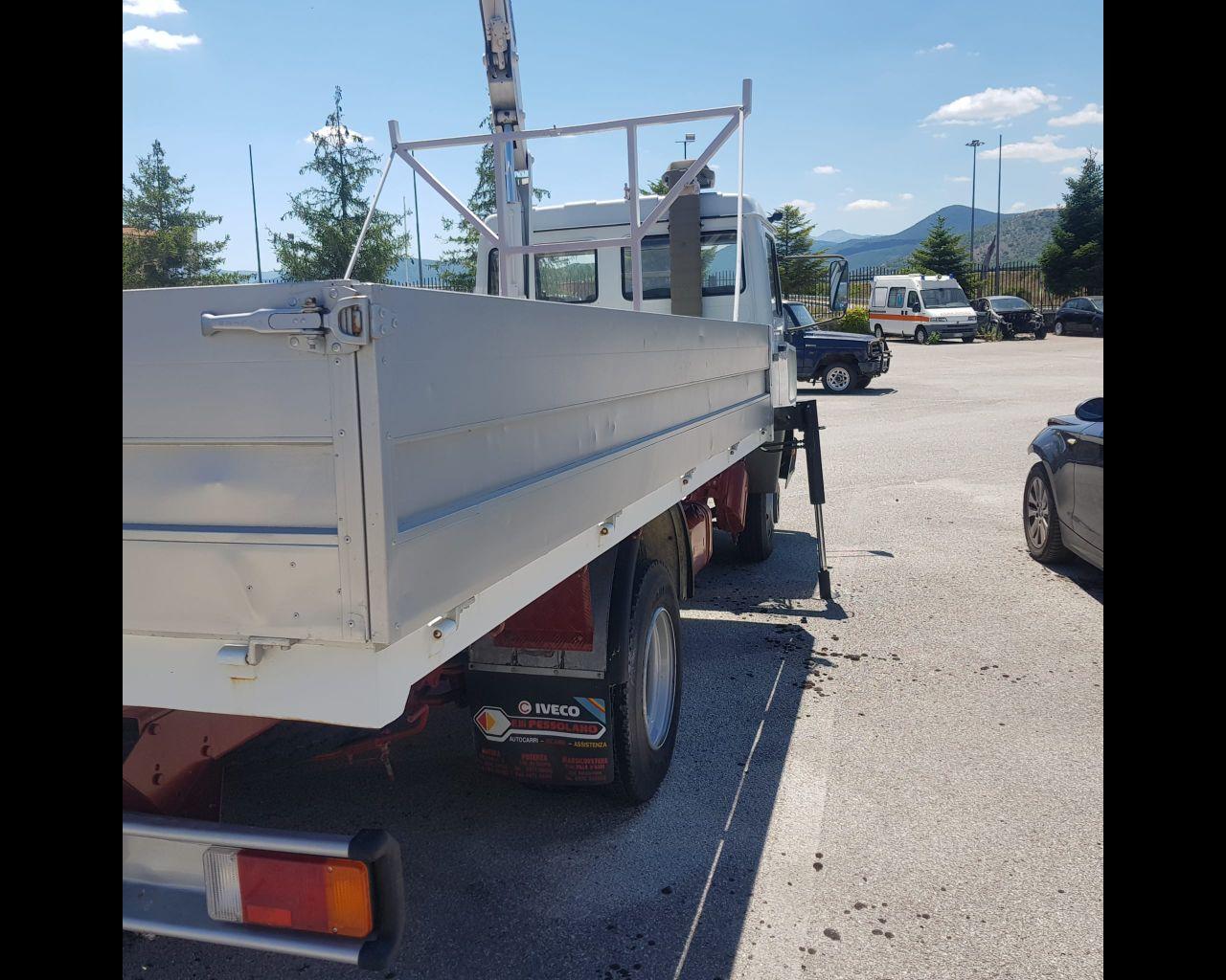 IVECO 79.14 Cassonato con gru