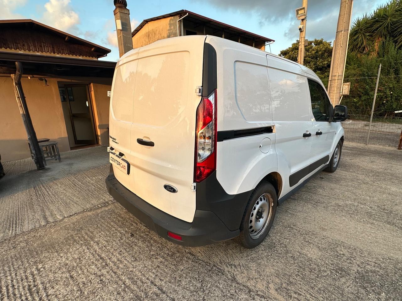Ford Tourneo Courier 1.5 TDCI 75 CV Plus