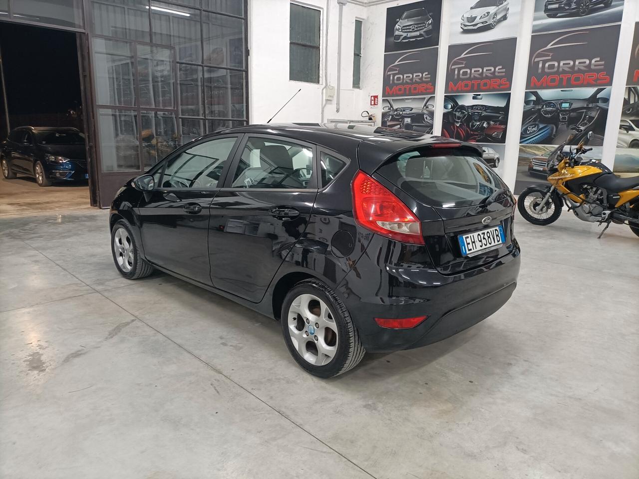 Ford Fiesta 1.4 TDCi 70CV 5 porte Titanium 11/2011