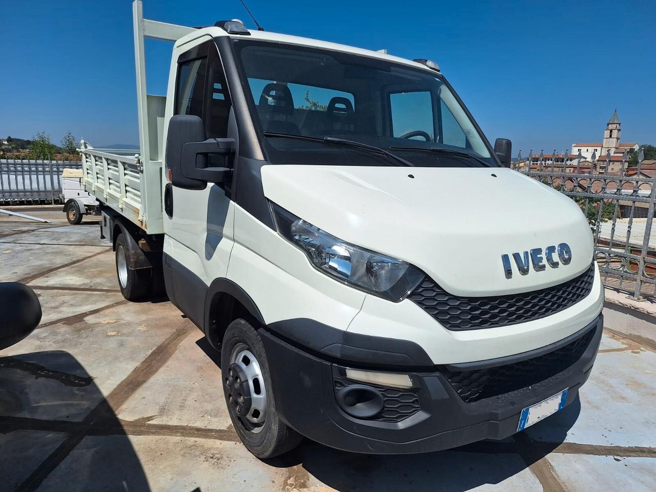 Iveco Daily 35S21 3.0 HPT PLM Cabinato-RIBALTABILE TRILATERALE