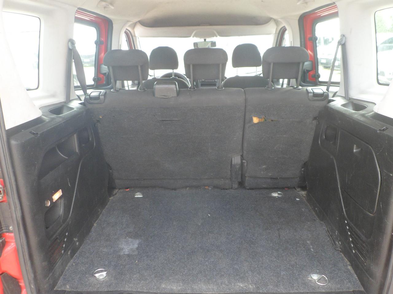 Fiat Doblo 5 posti autocarro