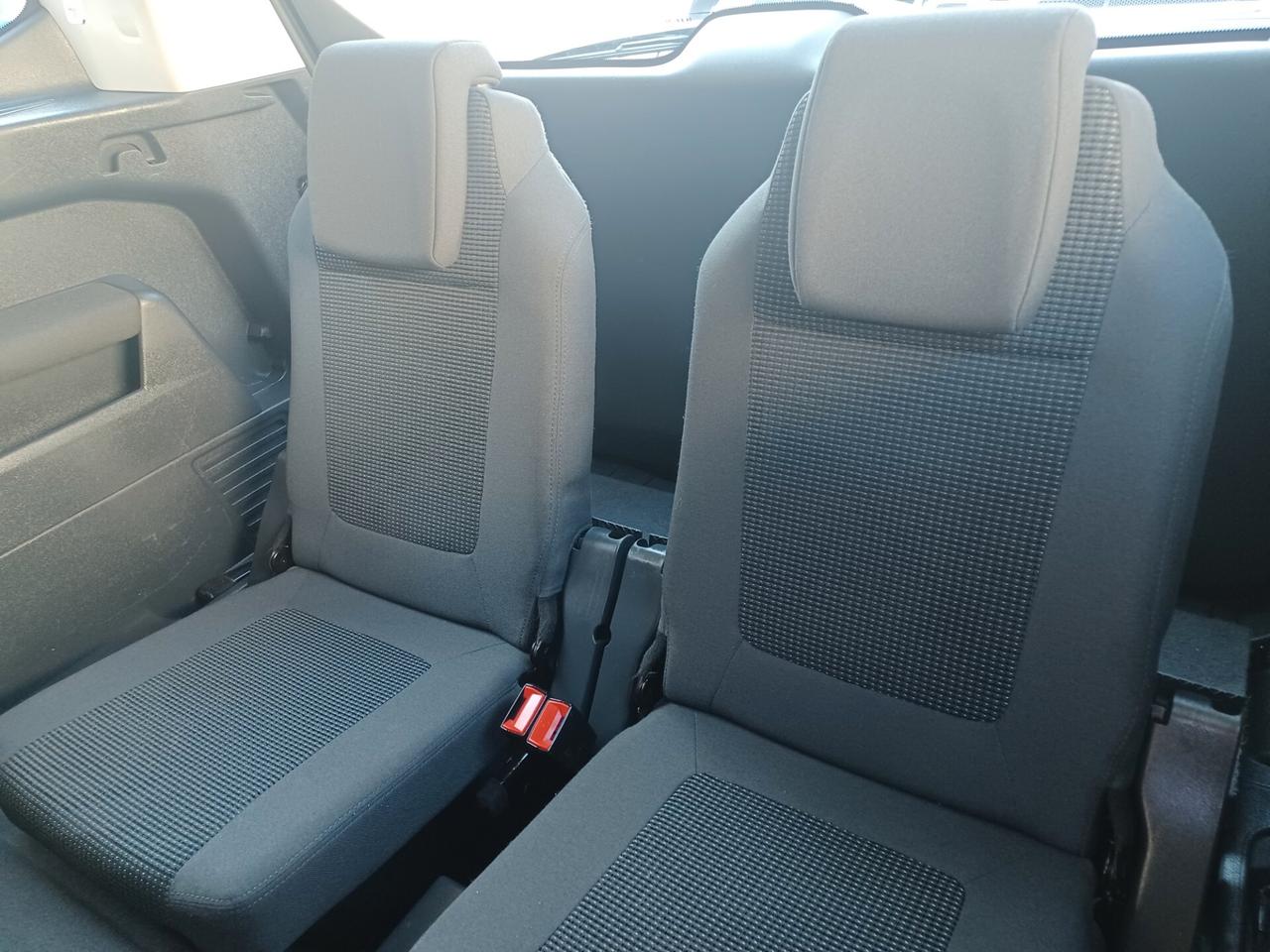 Peugeot 5008 1.6 HDi 115CV Allure 7 POSTI