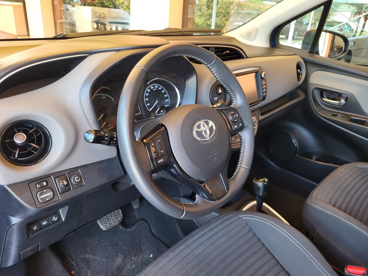 Toyota Yaris 1.5 hybrid full optional unicaproprietaria