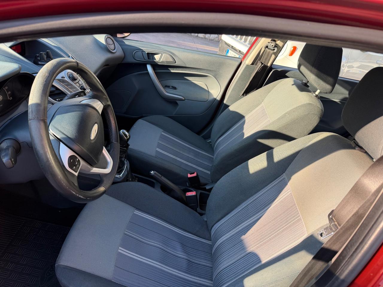 Ford Fiesta 1.4 5 porte Bz.- GPL Titaniumf