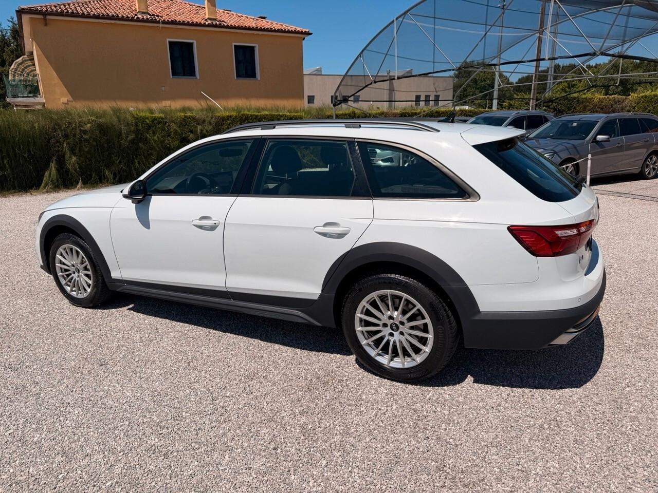 Audi A4 allroad Quattro 40 2.0 tdi mhev Business 204cv s-tronic
