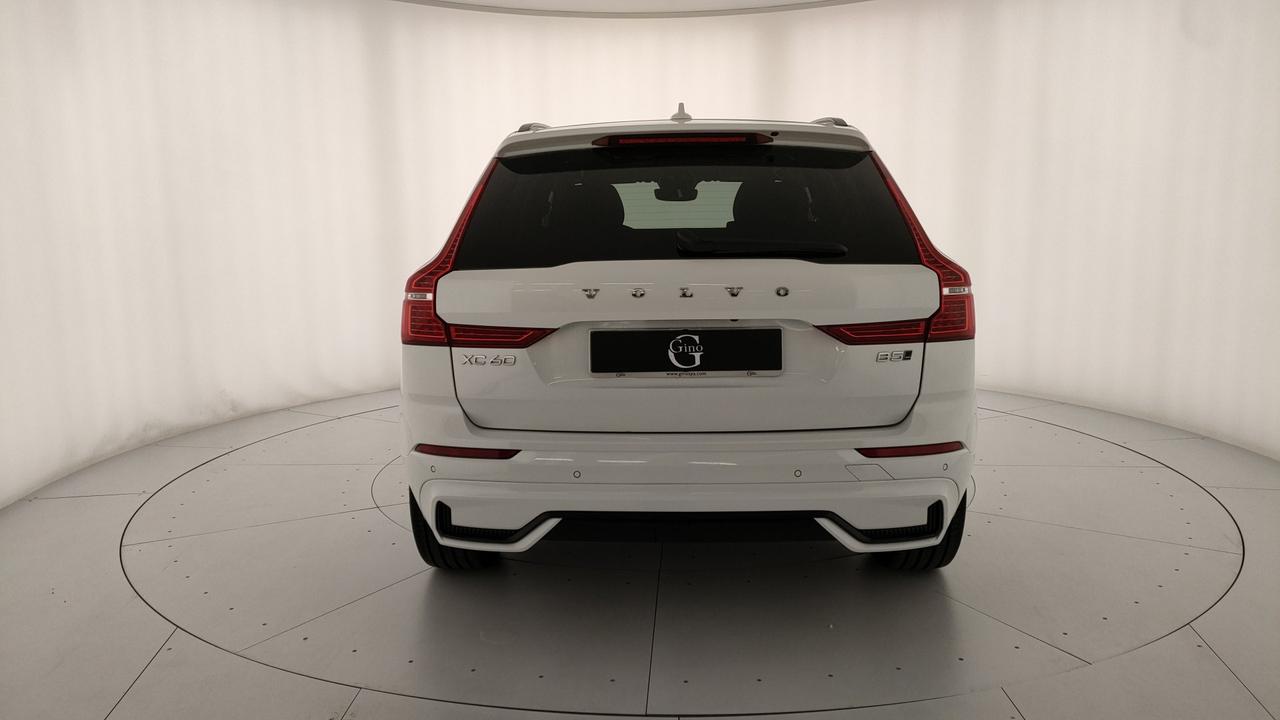 VOLVO XC60 2.0 b5 Plus Dark awd auto