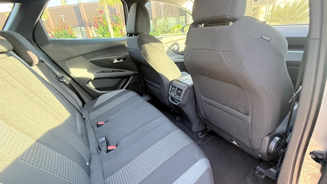 Peugeot 3008 BlueHDi 130 S&S Allure Pack