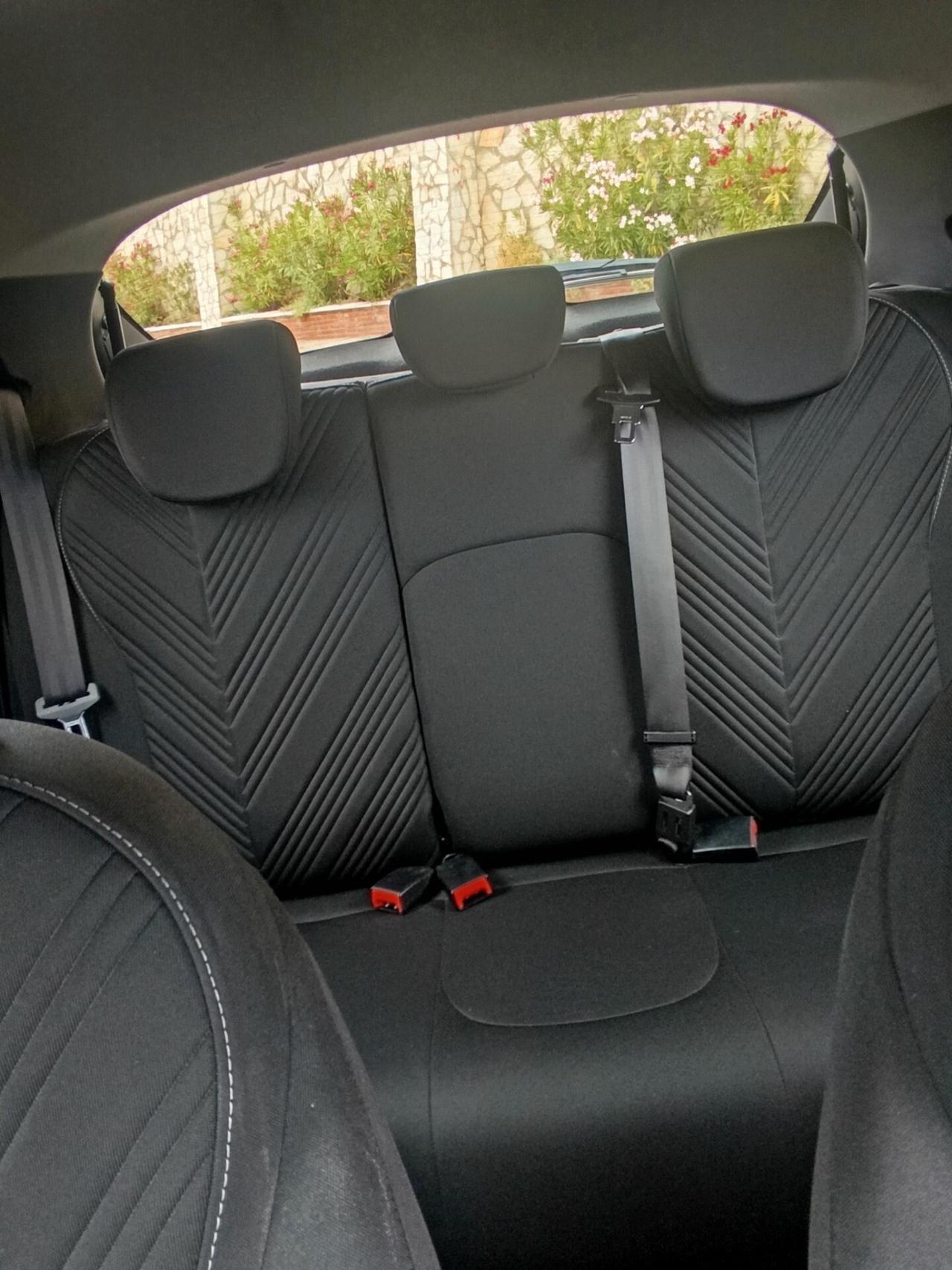 Lancia Ypsilon 1.0 FireFly 5 porte S&S Hybrid Gold