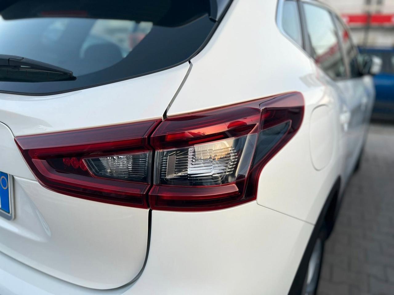 Nissan Qashqai 1.5 dCi 115 CV Business con telecamera posteriore