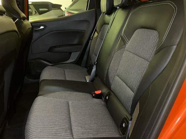 RENAULT Clio 1.6 E Tech hybrid Intens 140cv auto my21