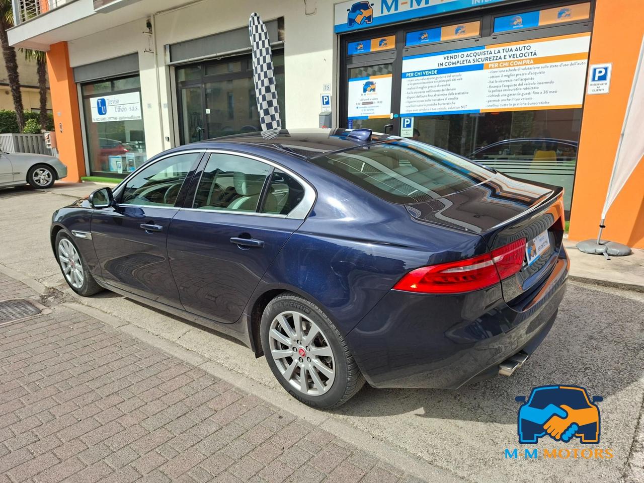Jaguar XE Berlina XE 2.0d i4 Prestige Business edition 180cv auto my18