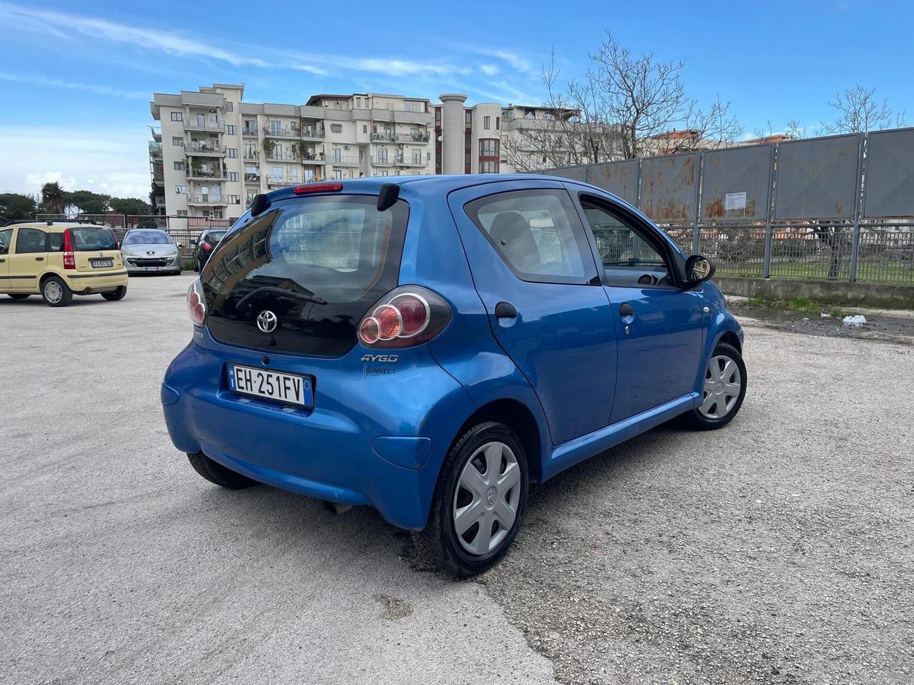 Toyota Aygo 1.0 12V VVT-i 5 porte Now Connect