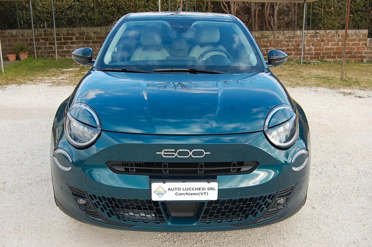 Fiat 600 Hybrid DCT MHEV La Prima