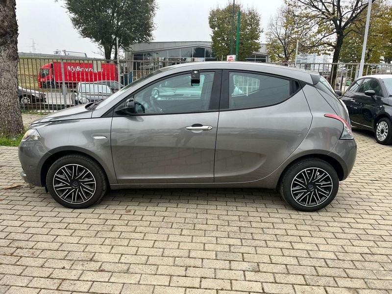 Lancia Ypsilon 1.0 FireFly 5 porte S&S Hybryd Gold