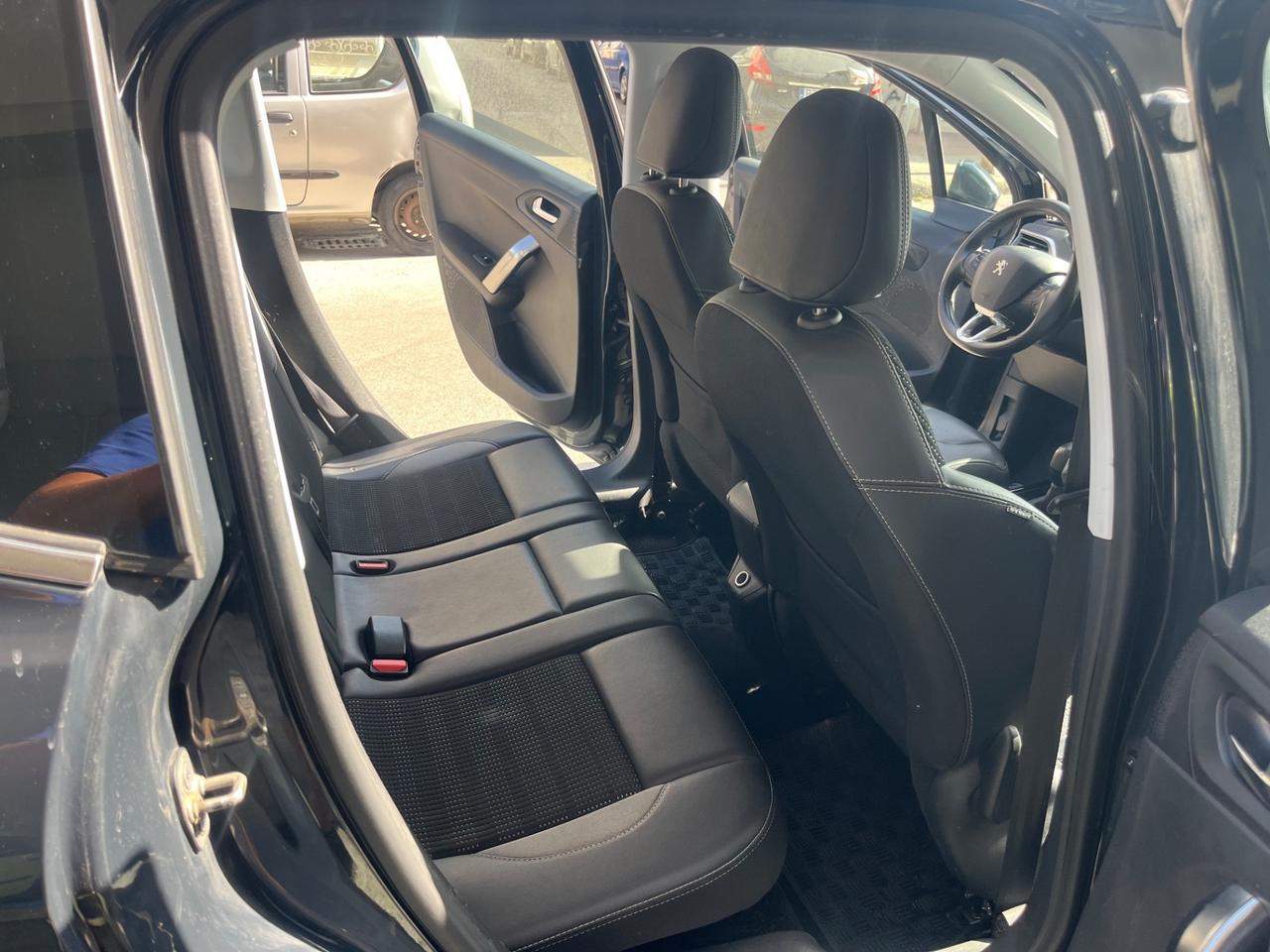 Peugeot 2008 BlueHDi 100 GT Line 2017