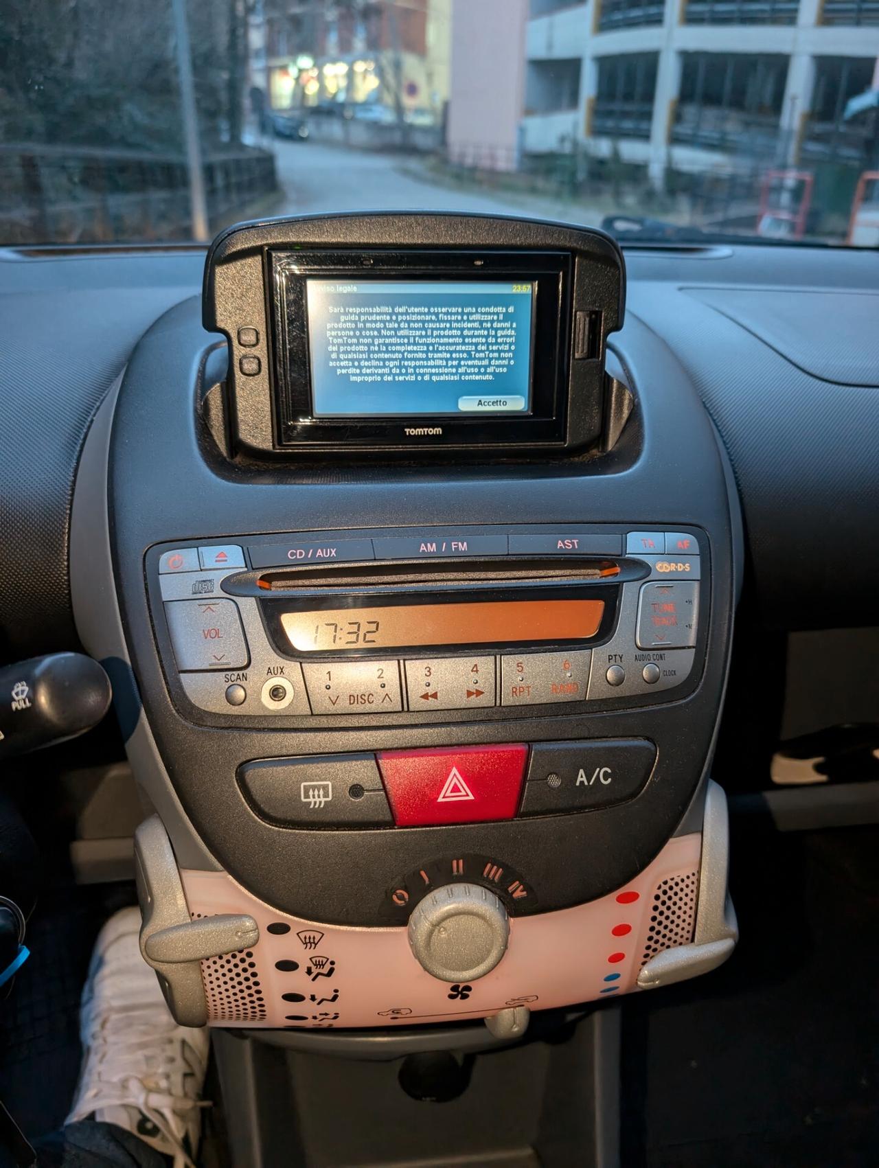 Toyota Aygo 1.0 12V VVT-i 5 porte Now Connect