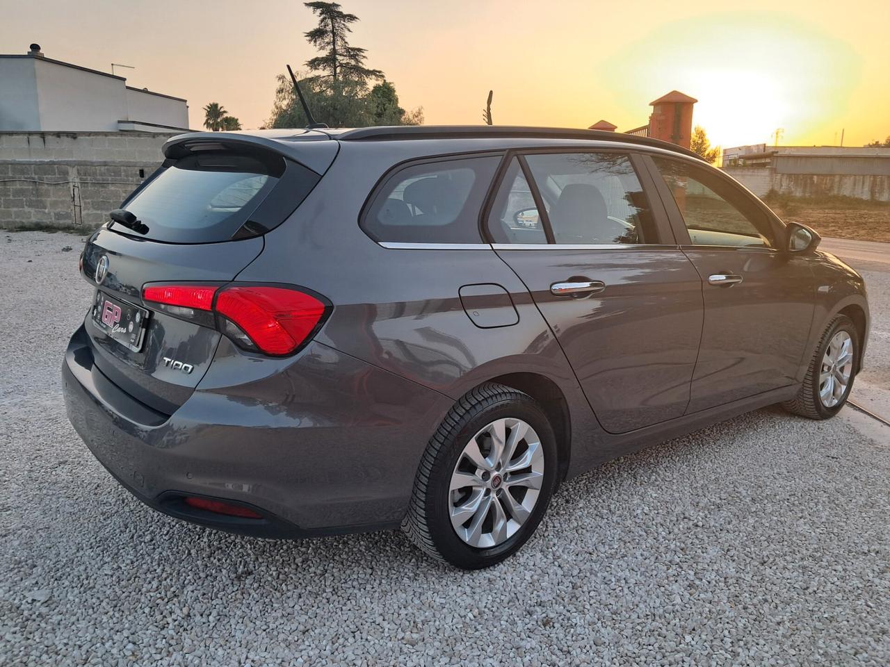 Fiat Tipo 1.6Mtj 120cv-Lounge*NAVI*LED*CRUISE