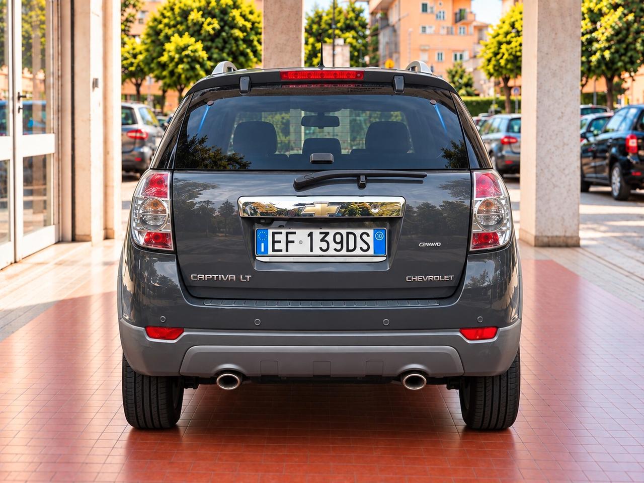 CHEVROLET CAPTIVA AUTOMATICA 7 POSTIPELLE • NAVIGATORE • RETROCAMERA • GARANZIA 12 MESI