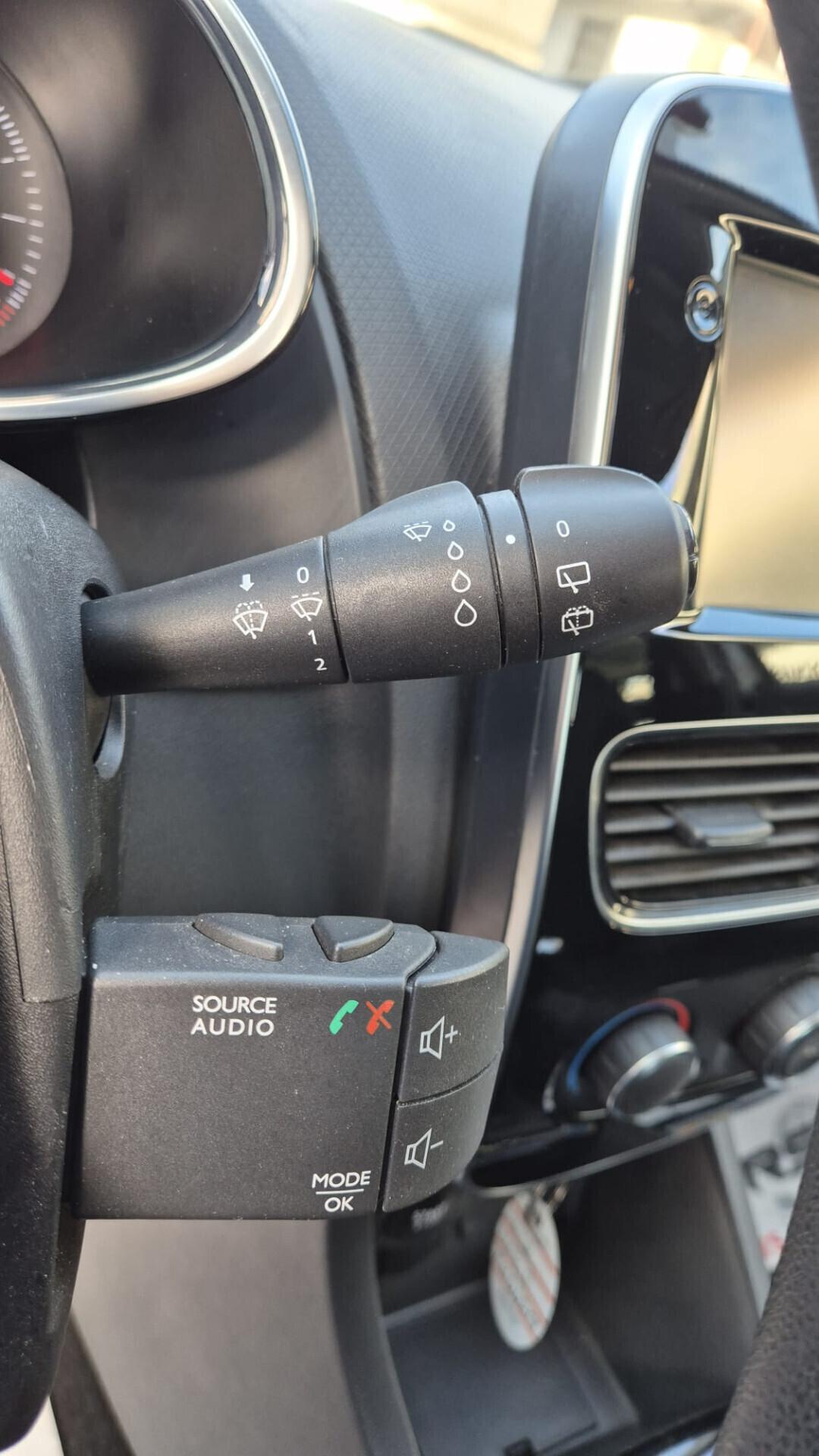 Renault Clio dCi 8V 75 CV Start&Stop 5 porte Energy Duel