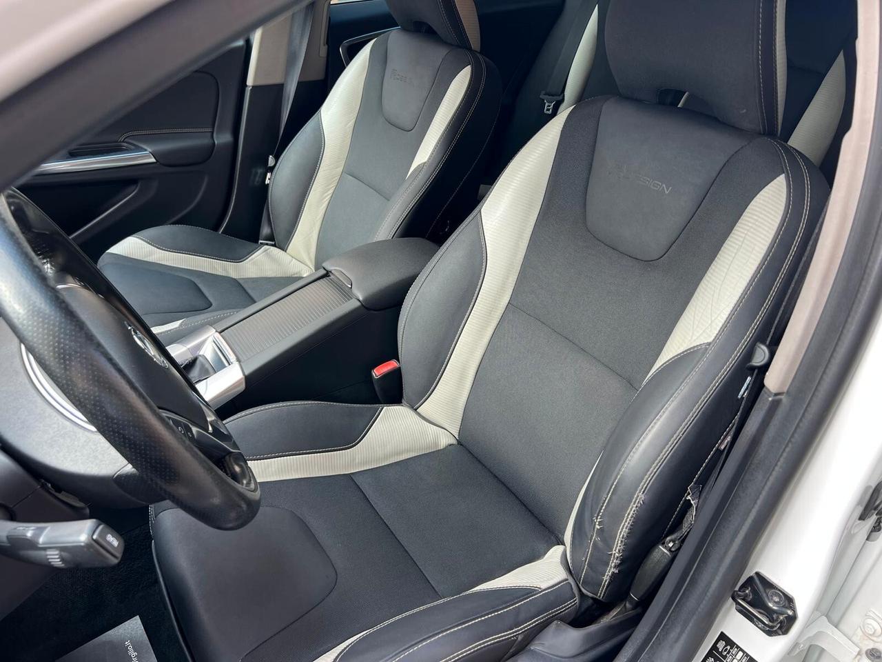 VOLVO V60 R-DESIGN 1.6 D2 115CV PELLE NAVI CRUISE ANNO 2012