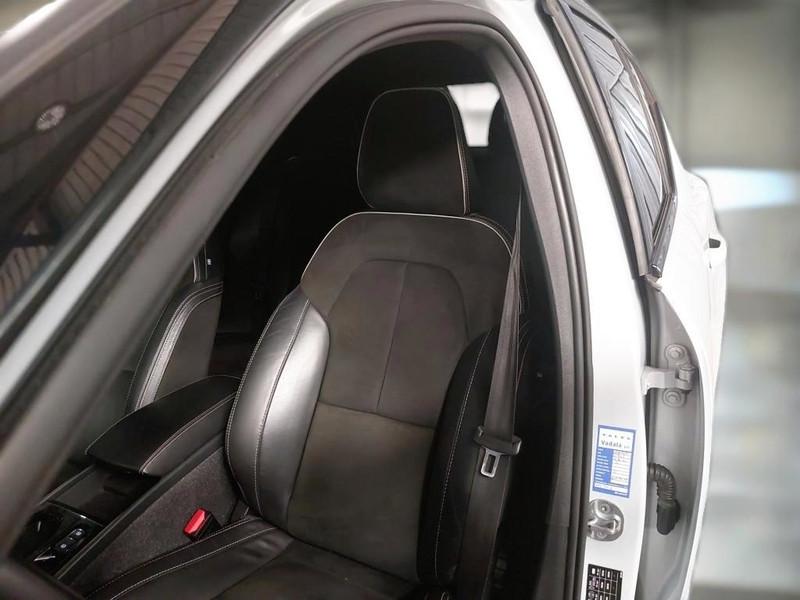 VOLVO XC40 T5 PLUG-IN HYBRID AUTO RECHARGE R-DESIGN SUV