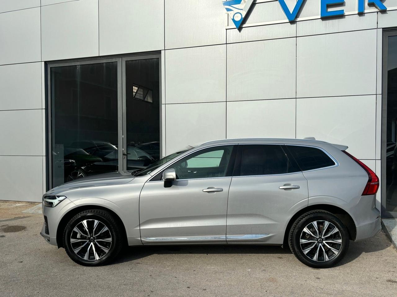 Volvo XC60 Plus Bright Anticipo €6.900 noleggio no scoring