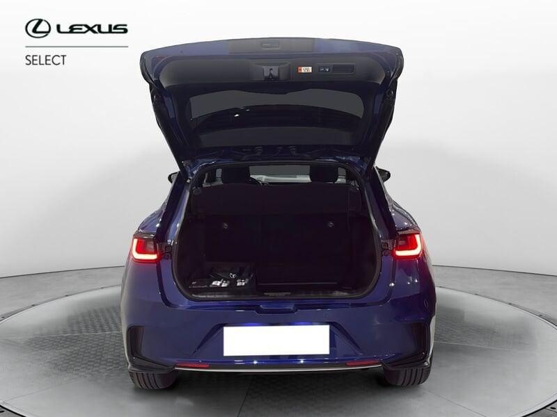 Lexus LBX Elegant 2WD