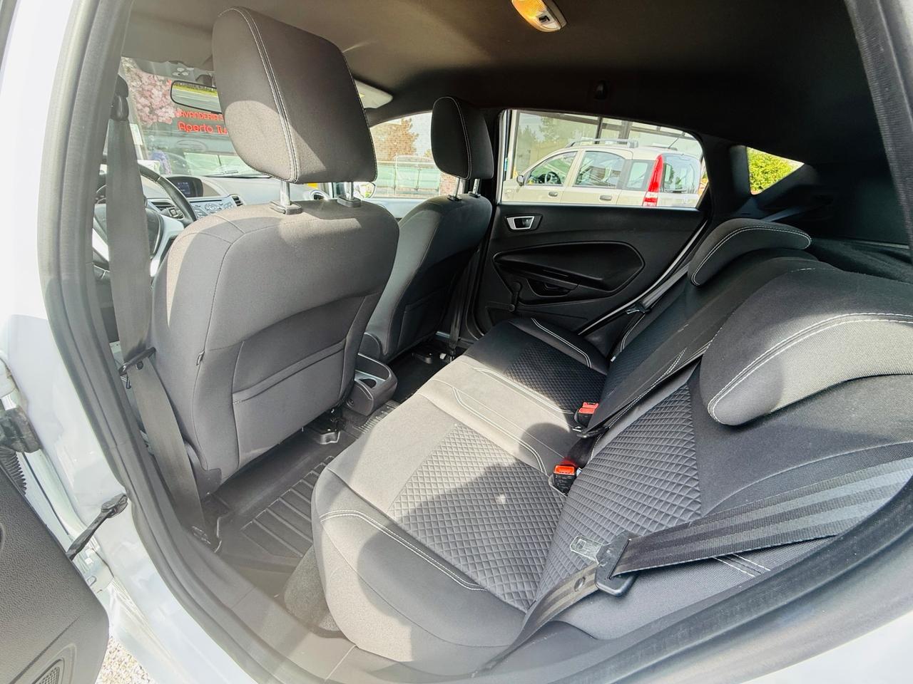 Ford Fiesta 1.2 B/GPL 82CV Black & White Edition