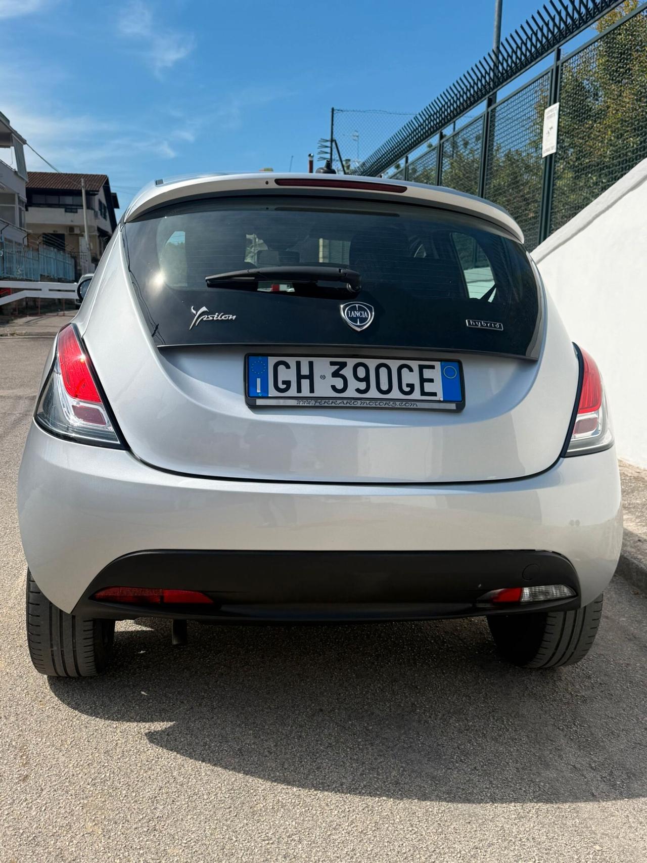 Lancia Ypsilon 1.0 FireFly 5 porte S&S Hybrid Ecochic Gold
