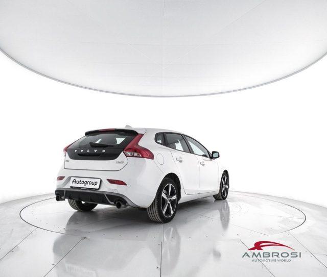 VOLVO V40 D2 R-design